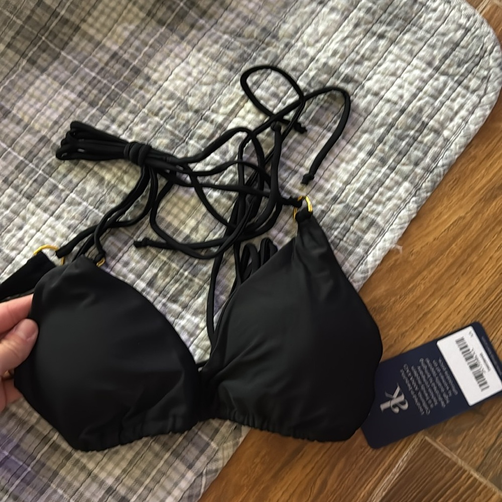 Black bikini - Picture 3 of 3